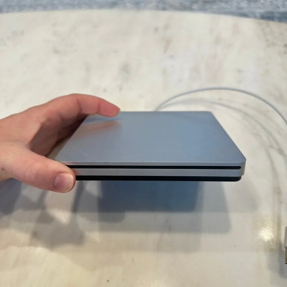 Apple USB SuperDrive External CD DVD Drive Silver Aluminum Model A1379 MD564LL/A